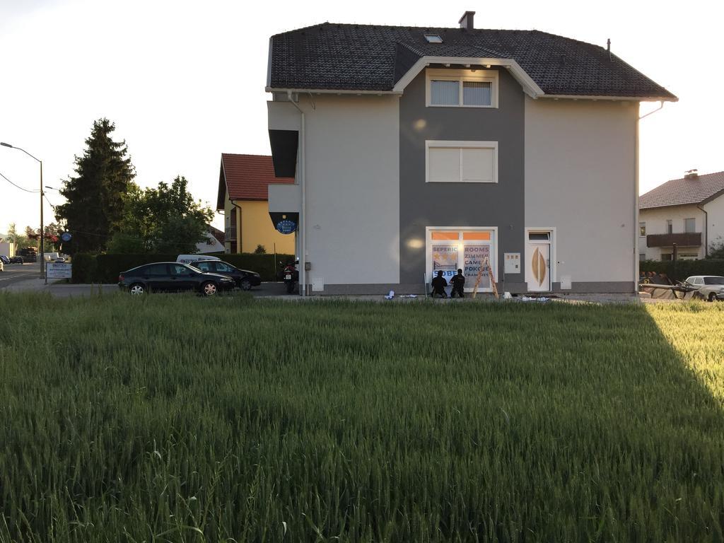 Guest House Seperic Jastrebarsko Exterior foto